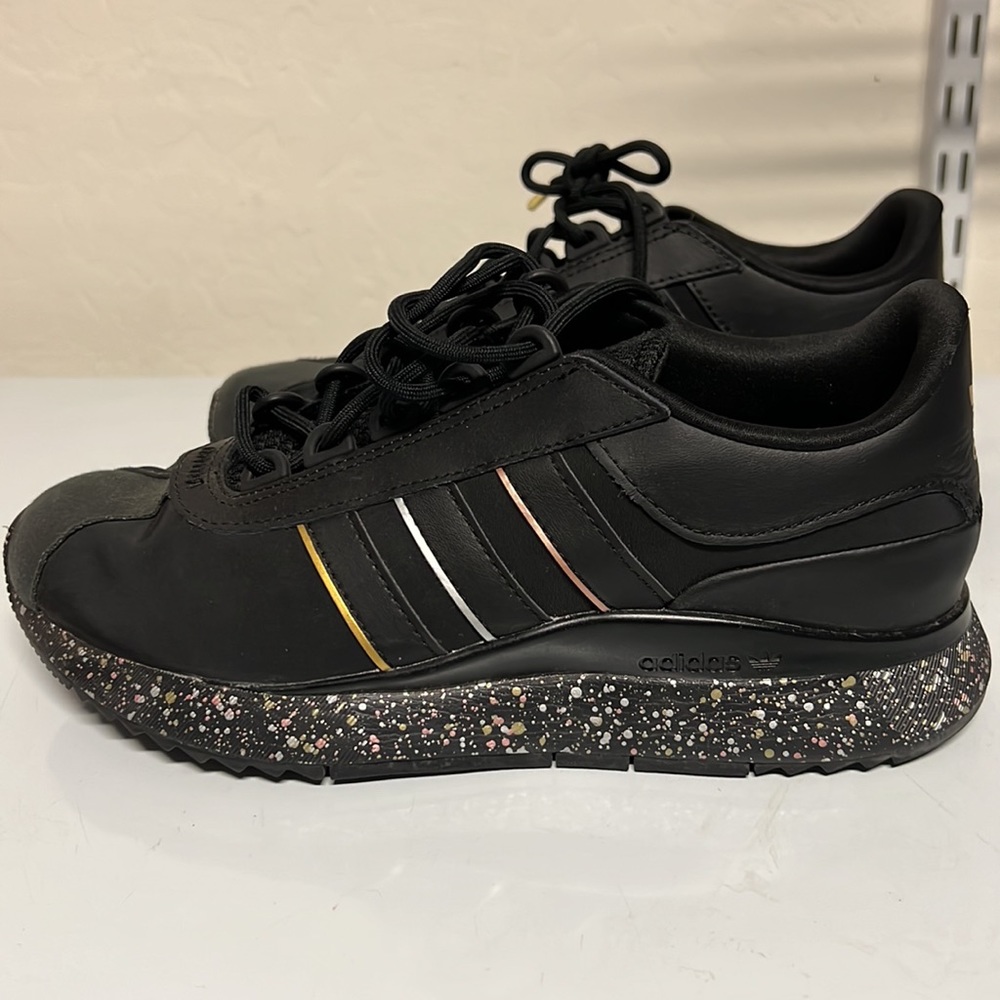Adidas - Picture 2 of 4